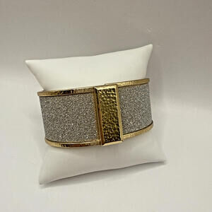 NWT Chico's Hinged Lane Cuff Bracelet Hammered Goldstone Silver Sparkle
